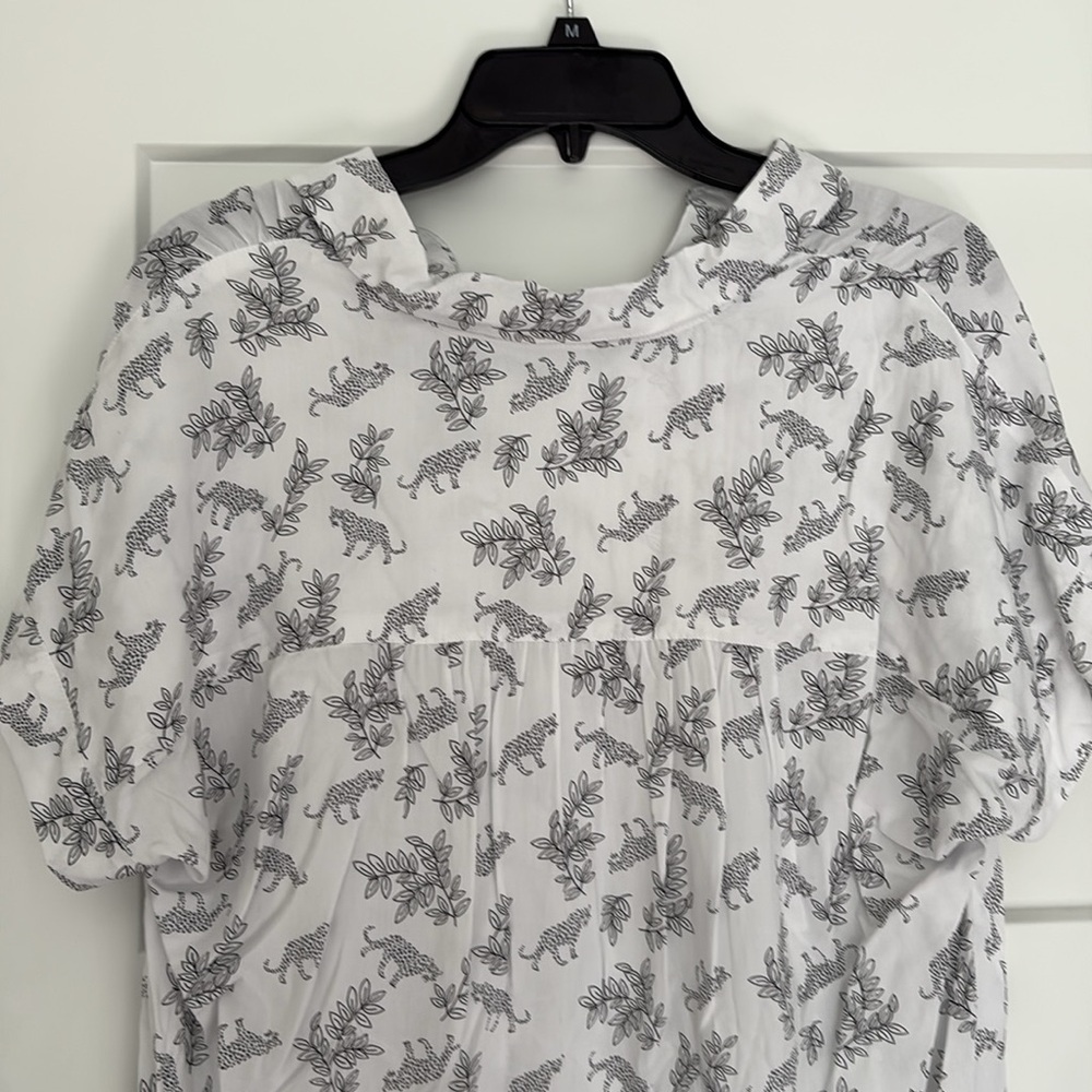 Cheetah pattern button up - Picture 8 of 9